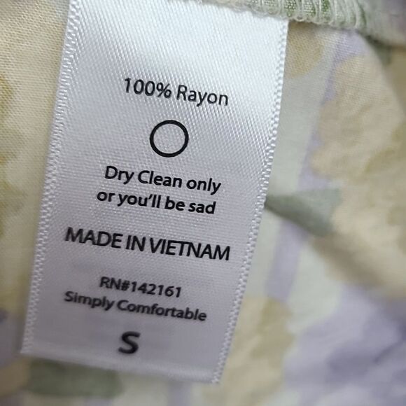 LuLaRoe Amy Oversized Lilac Floral Striped Dolman Short Sleeve Button Down Shirt - Picture 8 of 11